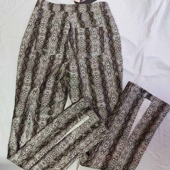 Prettylittlethings Grey Snake Faux Leather Split Hem Straight Leg Pants - Picture 6 of 11